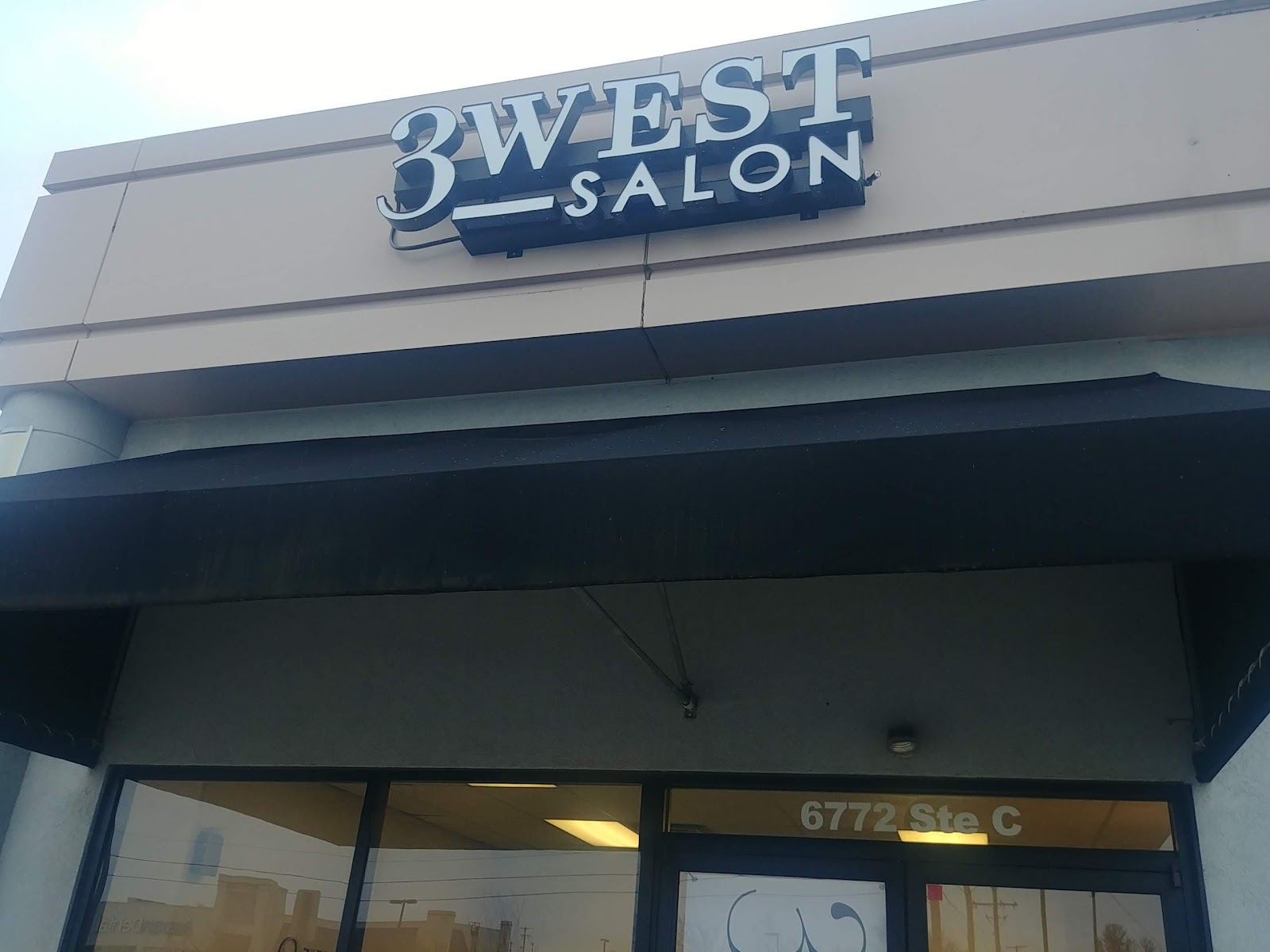 3 West Salon — photo