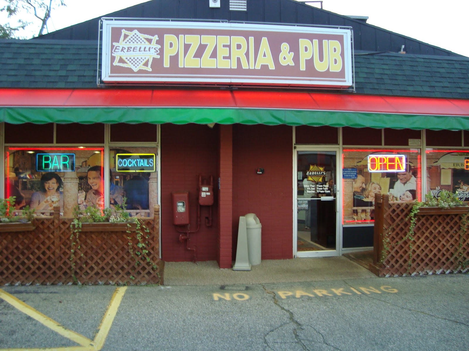 Erbelli's Gourmet Pizzeria, Italian Bistro & PUB! in Portage