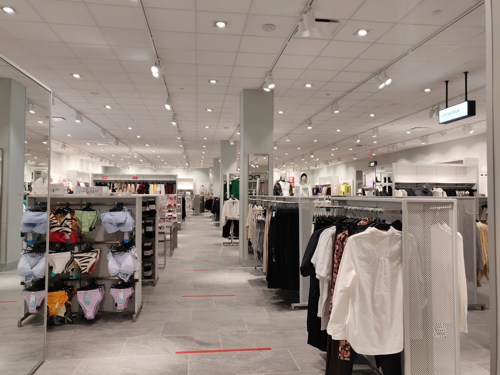 H&M — photo