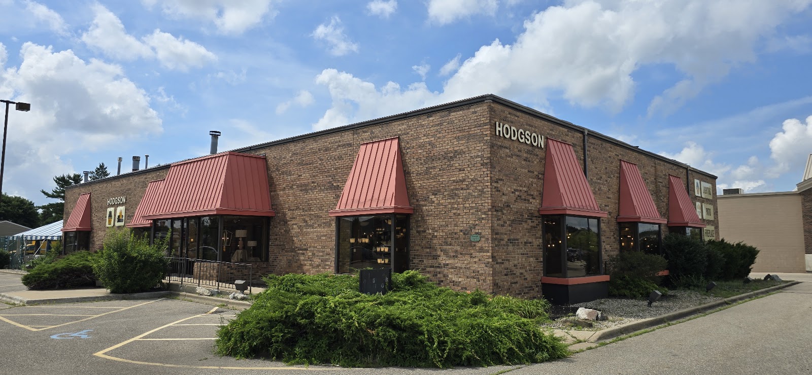 Hodgson Light Log and Patio — photo