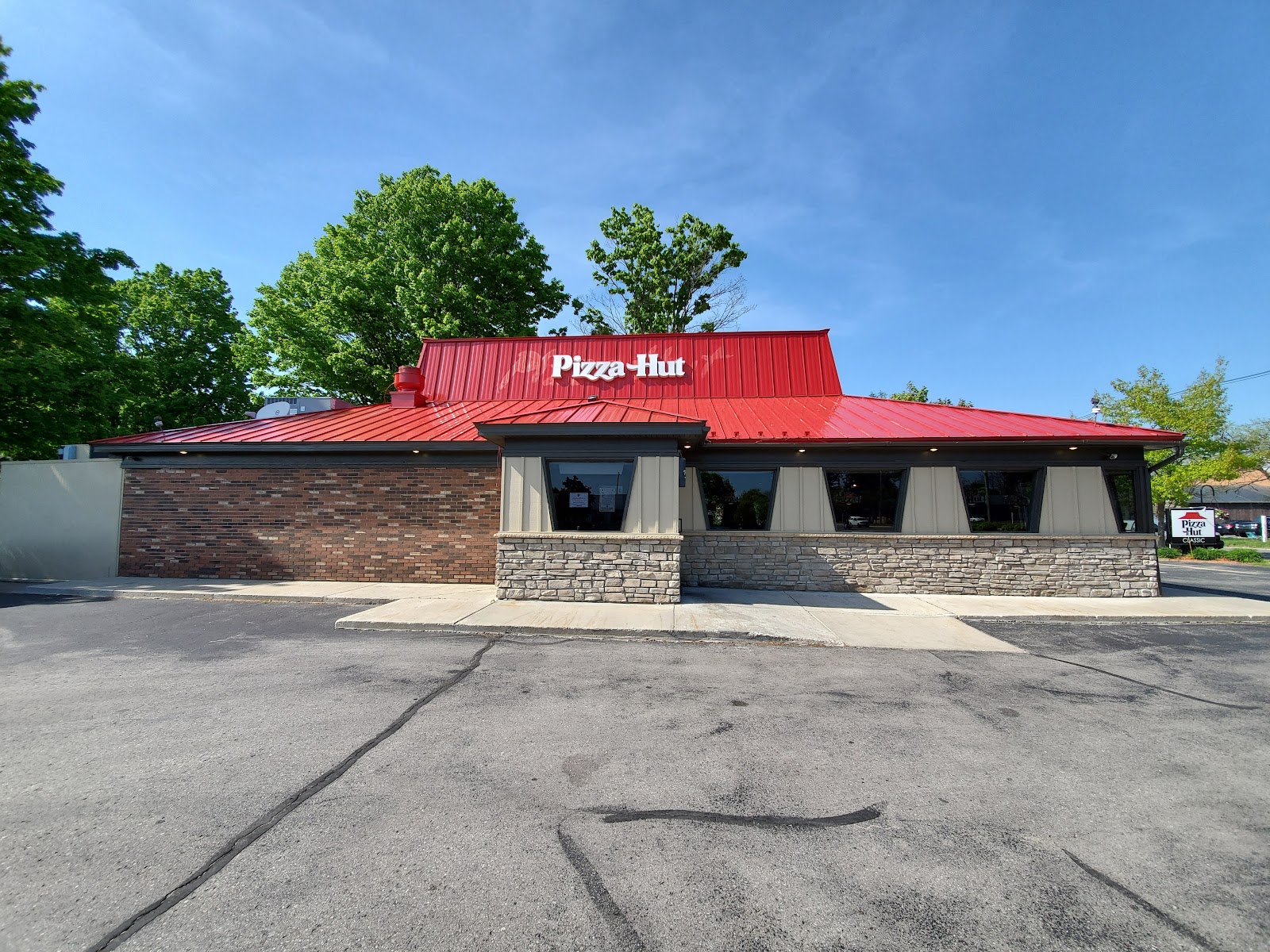 Pizza Hut in Portage