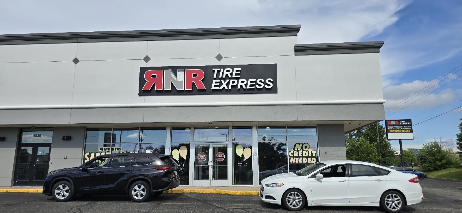 RNR Tire Express (Portage, MI) in Portage